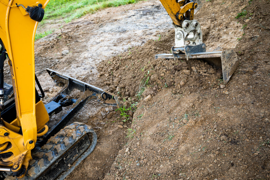 Grond- & Afbraakwerken 1 mini excavator digging preparing ground under home 2024 10 31 04 23 07 utc